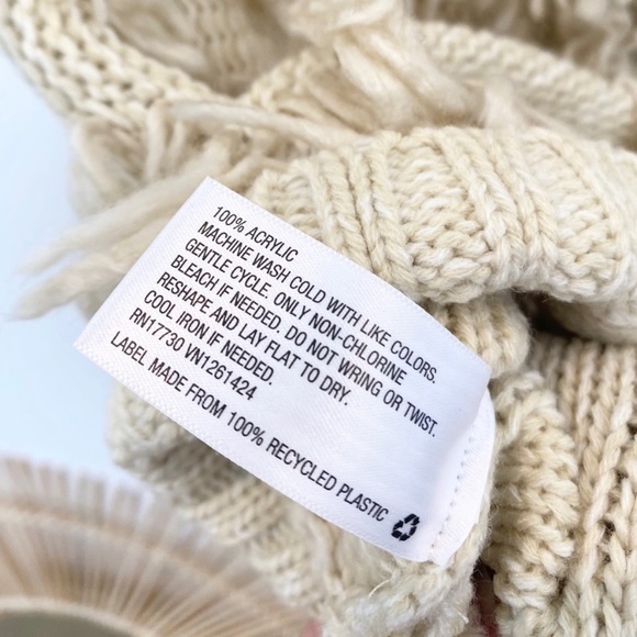 Fringe Macarme Bohemian Cream Vest - Picture 4 of 4